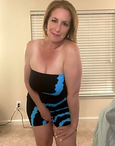 Amateur MILF Private Pics